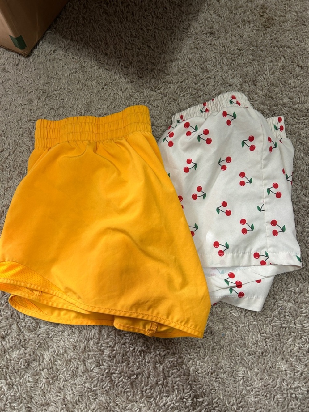 Yellow Knit Shorts & White Cherry Print Shorts - Kids Bottoms